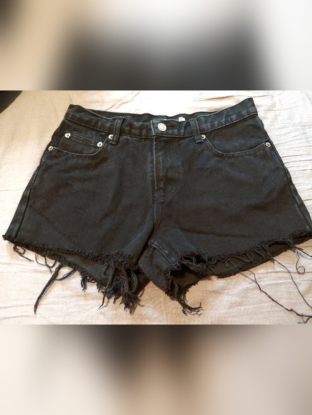 Vintage 100% Cotton Raw Edge Black Washed Denim Low Rise Shorts Size Small 5/6